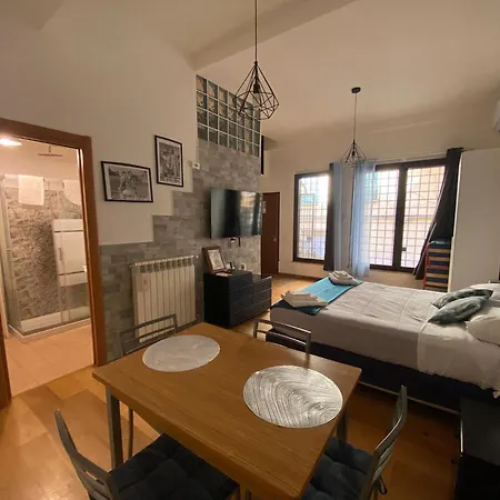 Lacasitadeau - Trastevere-monteverde-vaticano * Rom